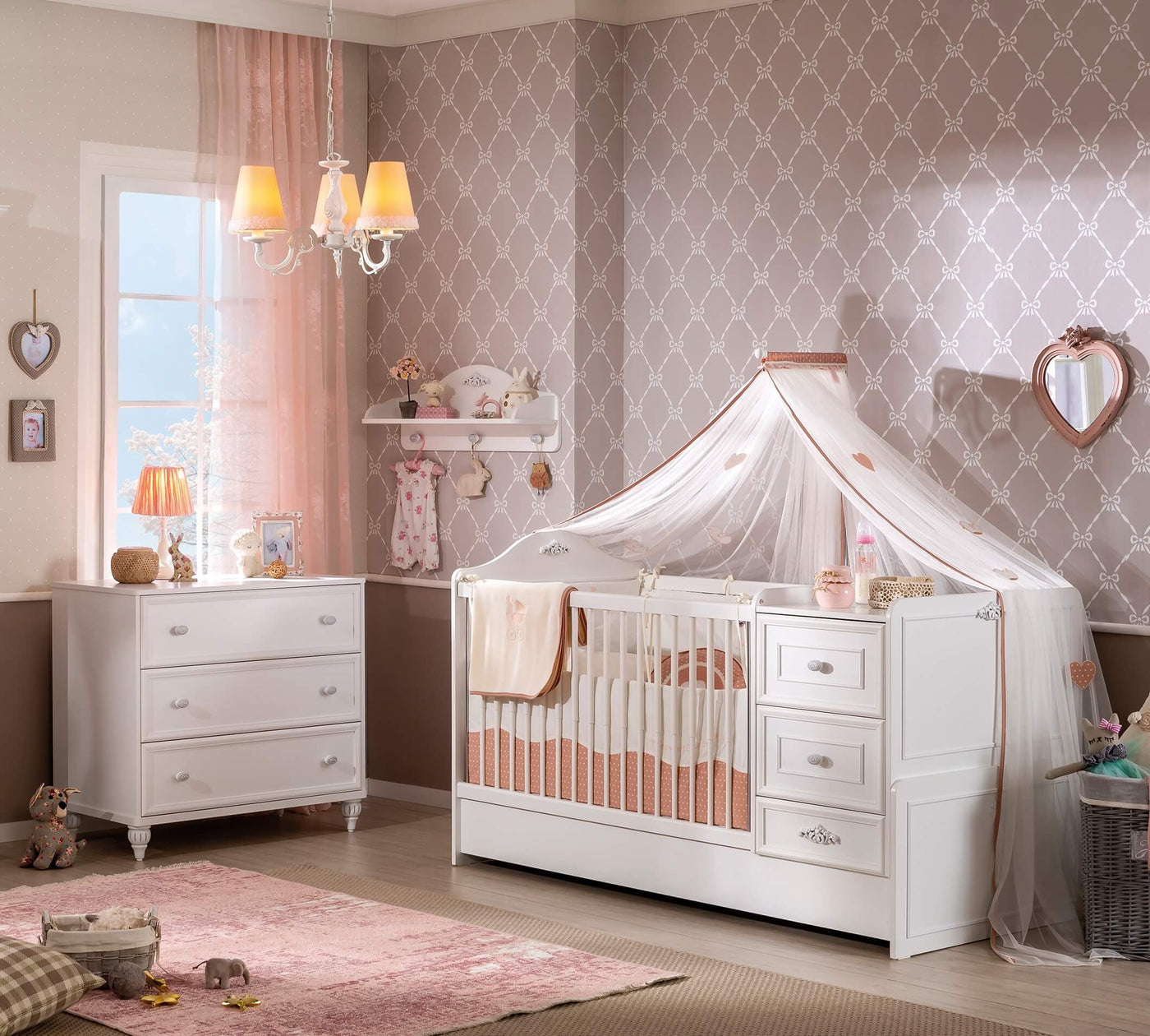 Romantica Komodë me Fijoka