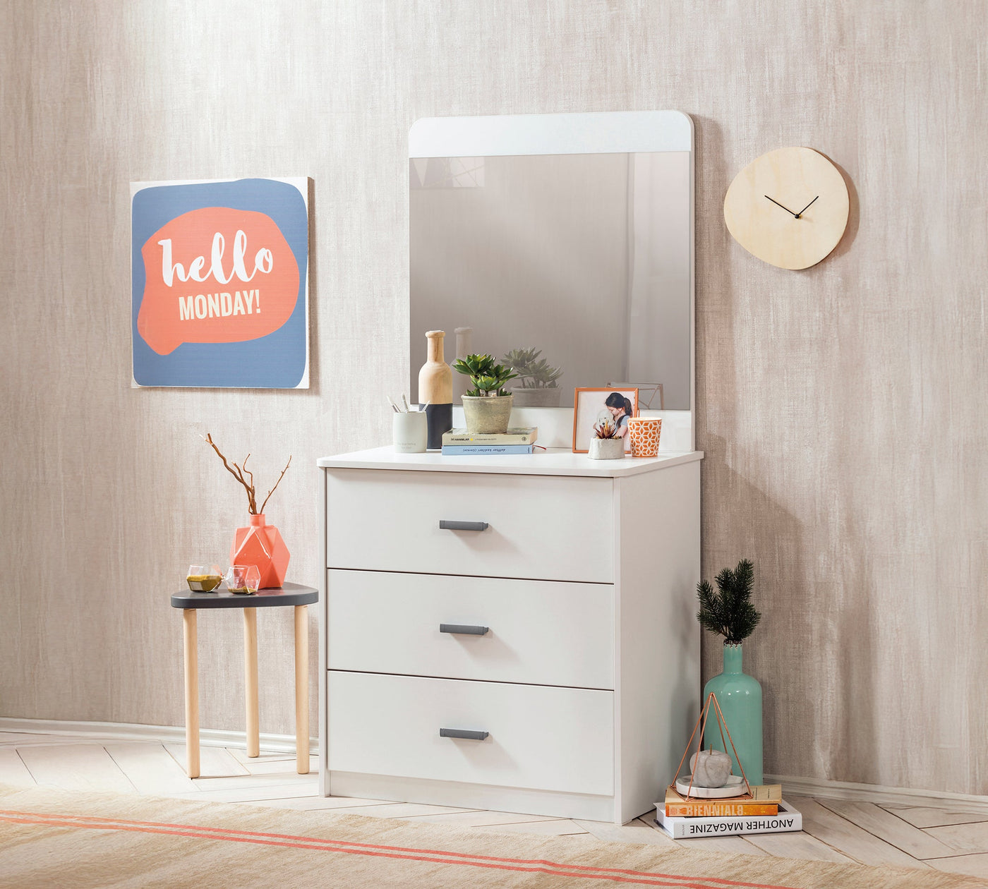 White Komodë me pasqyrë