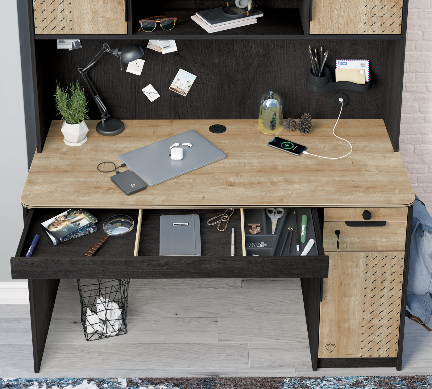 Black Tavolinë pune me pjesë të sipërme